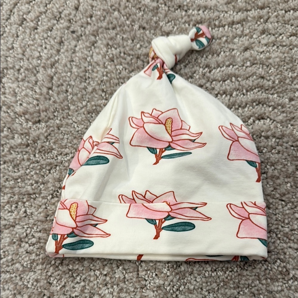 Monica and Andy baby girl set onesie 0-3 mo Magnolia Floral Baby Outfit with Hat - Picture 2 of 9